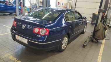 Volkswagen Passat 2007 года, 298 000 км - вид 3