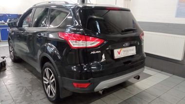 Ford Kuga 2013 года, 100 381 км - вид 3