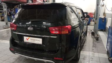 KIA Carnival 2018 года, 115 181 км - вид 3