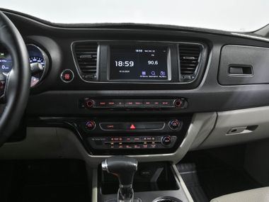 KIA Carnival 2018 года, 115 181 км - вид 10