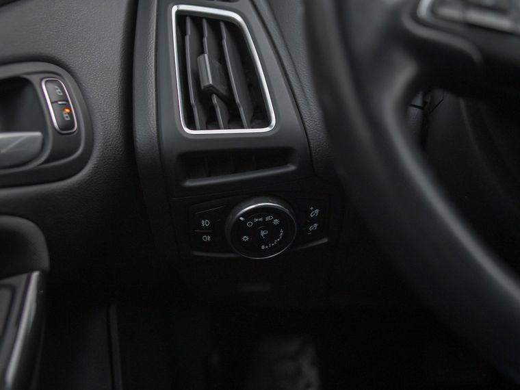 Ford Focus 2018 года, 114 371 км - вид 10