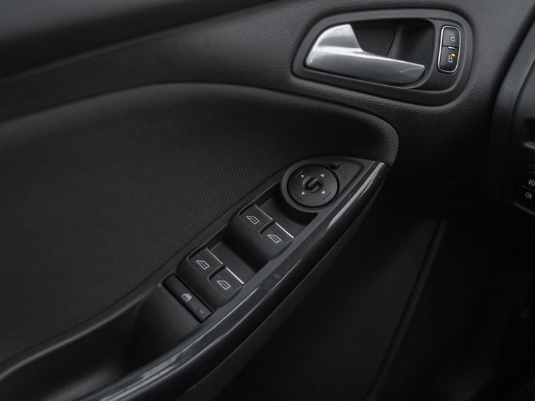 Ford Focus 2018 года, 114 371 км - вид 9