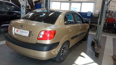KIA Rio 2006 года, 202 790 км - вид 3