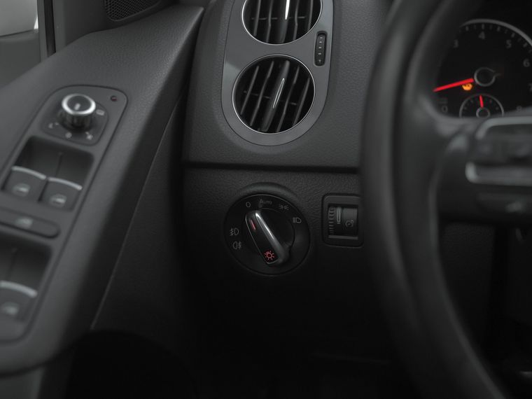 Volkswagen Tiguan 2013 года, 175 703 км - вид 11