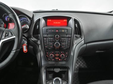 Opel Astra 2012 года, 132 715 км - вид 9