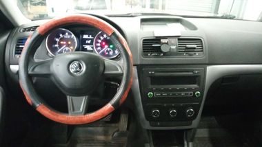 Skoda Yeti 2015 года, 96 239 км - вид 5