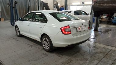 Skoda Rapid 2018 года, 116 178 км - вид 4