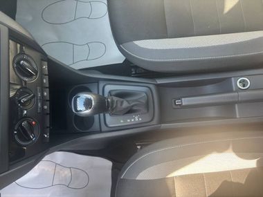 Skoda Rapid 2018 года, 116 178 км - вид 14