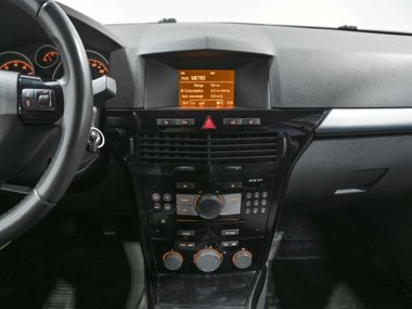 Opel Astra 2011 года, 197 855 км - вид 10