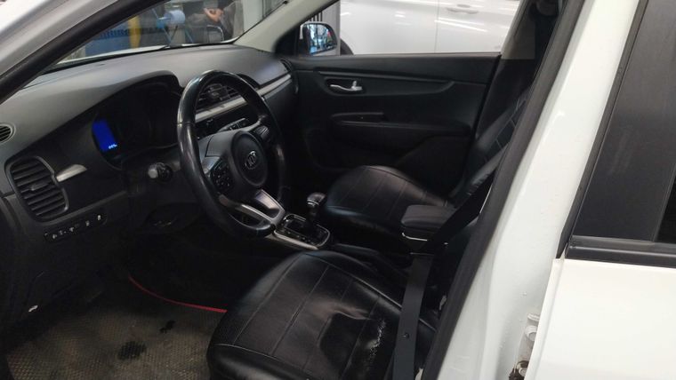 KIA Rio 2017 года, 104 075 км - вид 5