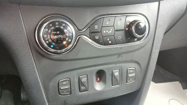 Renault Sandero 2014 года, 296 259 км - вид 11