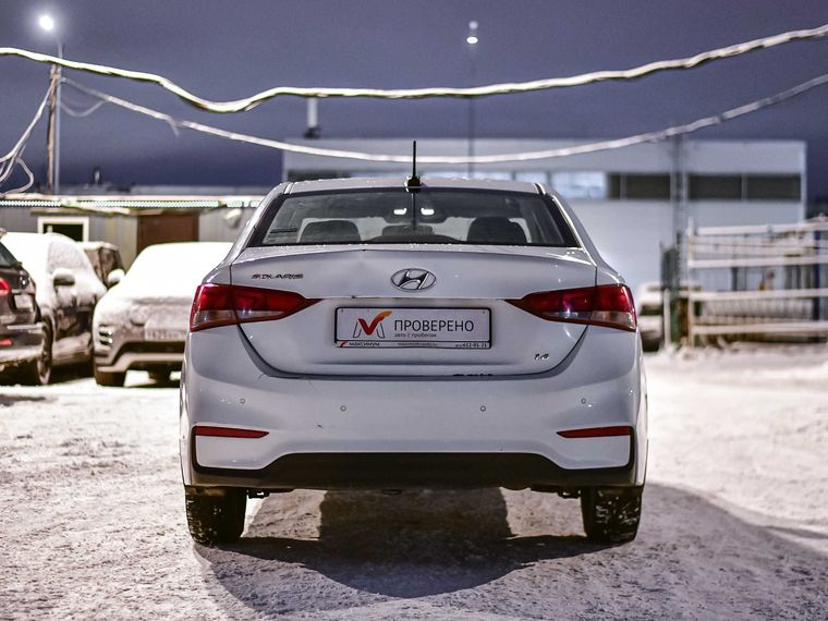 Hyundai Solaris 2017 года, 268 355 км - вид 4