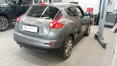 Nissan Juke 2012 года, 161 316 км - вид 3