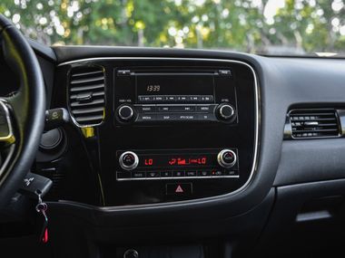 Mitsubishi Outlander 2022 года, 98 560 км - вид 9