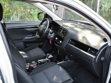 Mitsubishi Outlander 2022 года, 98 560 км - вид 15