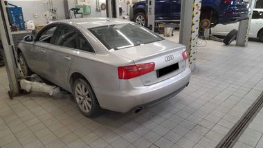 Audi A6 2011 года, 337 683 км - вид 3