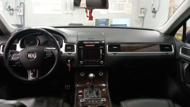 Volkswagen Touareg 2014 года, 209 982 км - вид 4