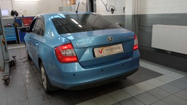 Skoda Rapid 2014 года, 200 000 км - вид 4