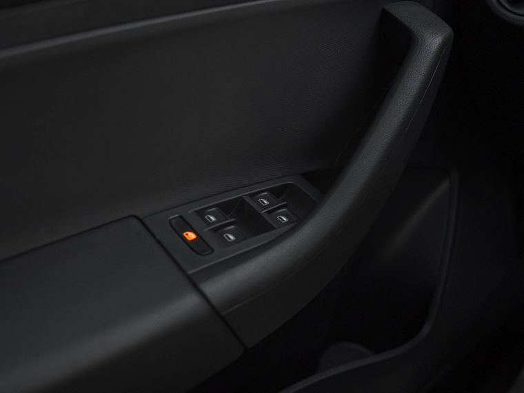 Skoda Rapid 2014 года, 200 000 км - вид 10