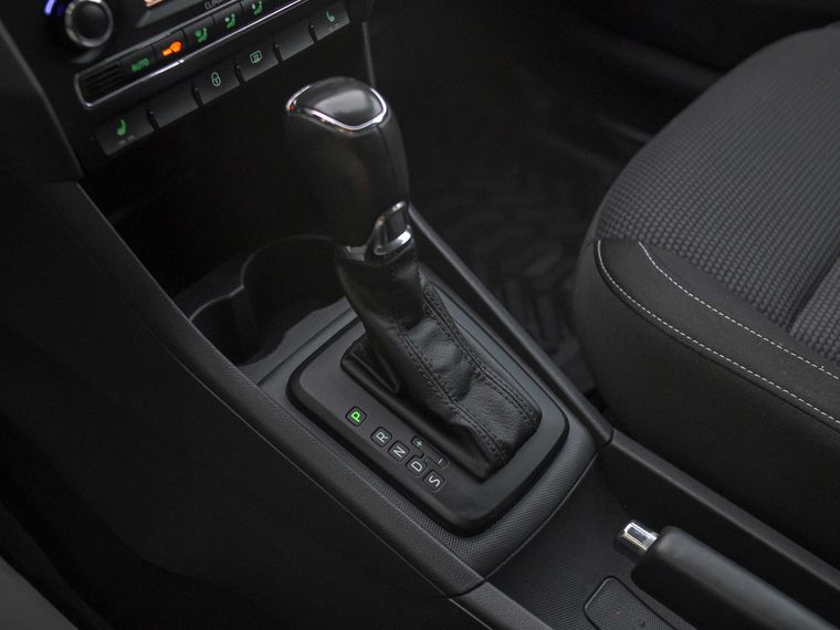 Skoda Rapid 2014 года, 200 000 км - вид 9