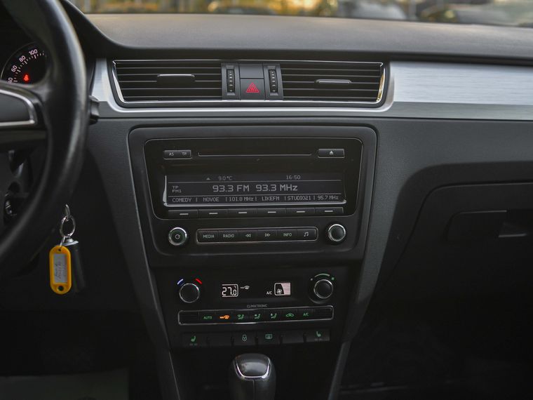 Skoda Rapid 2014 года, 200 000 км - вид 8