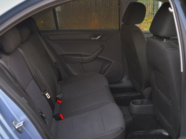 Skoda Rapid 2014 года, 200 000 км - вид 12