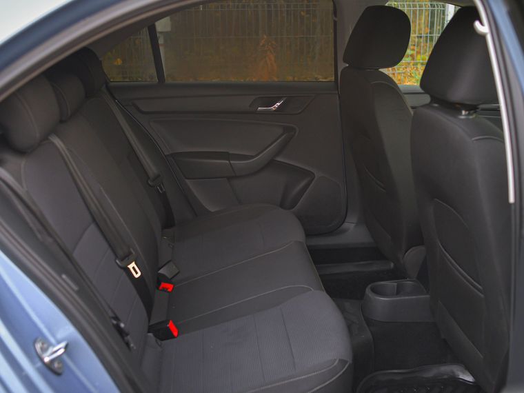 Skoda Rapid 2014 года, 200 000 км - вид 12