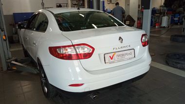 Renault Fluence 2011 года, 243 227 км - вид 4