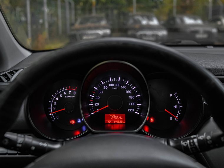 KIA Rio 2016 года, 140 000 км - вид 5