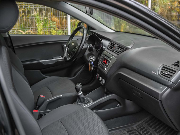KIA Rio 2016 года, 140 000 км - вид 12
