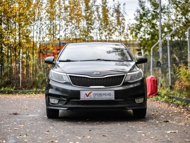 KIA Rio 2016 года, 140 000 км - вид 3