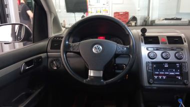 Volkswagen Touran 2006 года, 232 094 км - вид 5