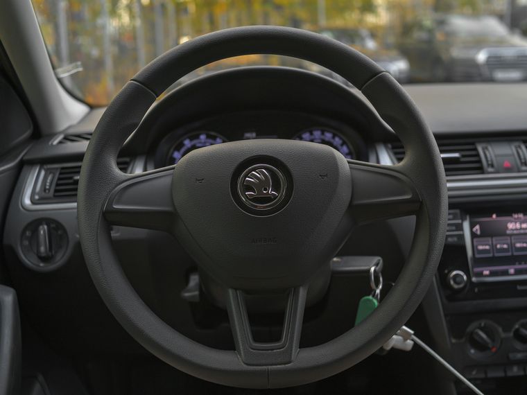 Skoda Rapid 2019 года, 52 000 км - вид 6