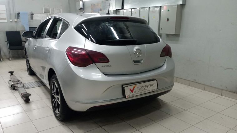 Opel Astra 2013 года, 129 868 км - вид 4
