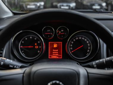 Opel Astra 2013 года, 129 868 км - вид 5