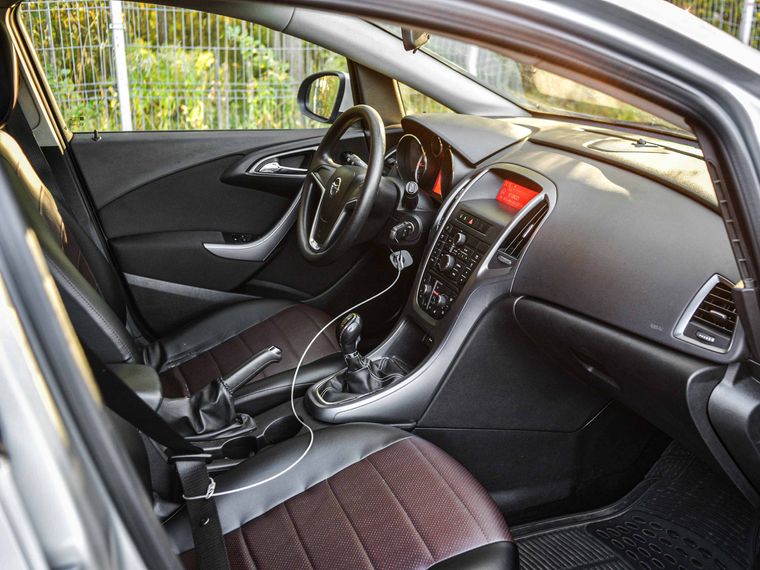 Opel Astra 2013 года, 129 868 км - вид 11