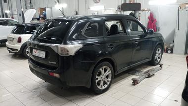 Mitsubishi Outlander 2012 года, 251 188 км - вид 3