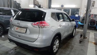 Nissan X-Trail 2017 года, 133 629 км - вид 3