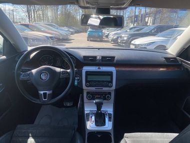 Volkswagen Passat 2010 года, 189 365 км - вид 7