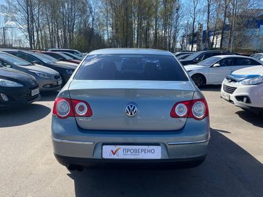Volkswagen Passat 2010 года, 189 365 км - вид 5