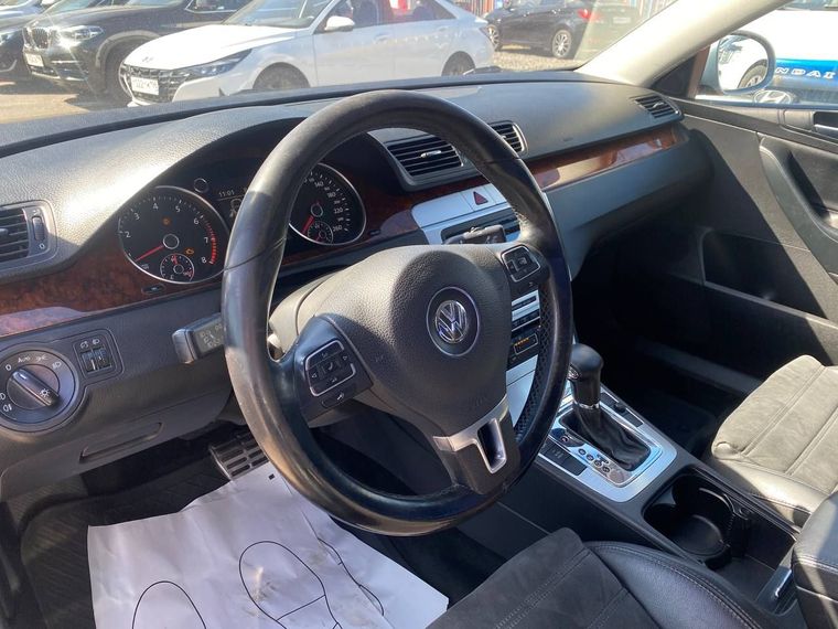 Volkswagen Passat 2010 года, 189 365 км - вид 10