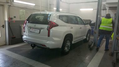 Mitsubishi Pajero Sport 2021 года, 127 226 км - вид 3