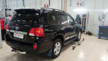 Toyota Land Cruiser 2012 года, 245 948 км - вид 4