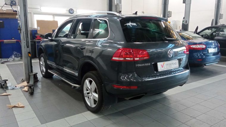 Volkswagen Touareg 2013 года, 209 644 км - вид 4