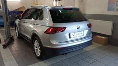 Volkswagen Tiguan 2020 года, 58 639 км - вид 3