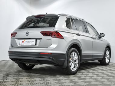 Volkswagen Tiguan 2020 года, 58 639 км - вид 5