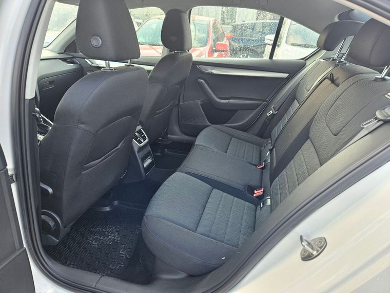 Skoda Octavia 2015 года, 140 028 км - вид 14