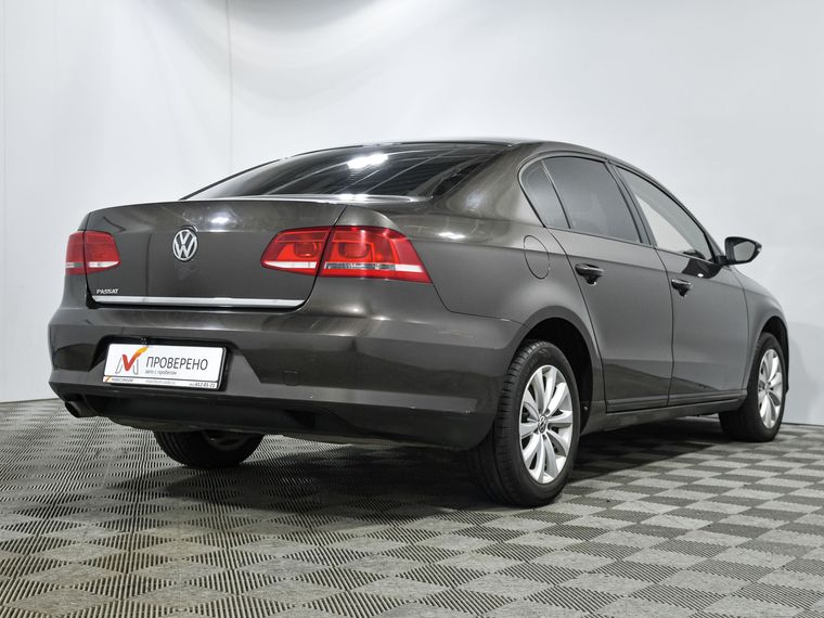 Volkswagen Passat 2012 года, 245 538 км - вид 5