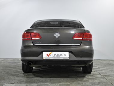 Volkswagen Passat 2012 года, 245 538 км - вид 6