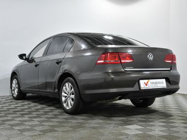 Volkswagen Passat 2012 года, 245 538 км - вид 7